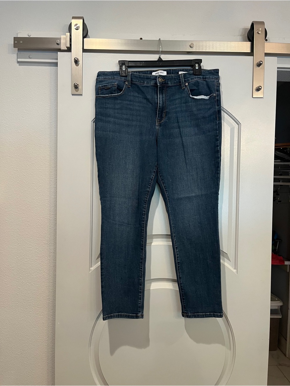 Nine West Dark Blue Ankle Cropped Stretch Jeans. GUC!
